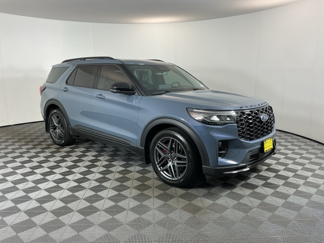 2025 Ford Explorer ST photo 2