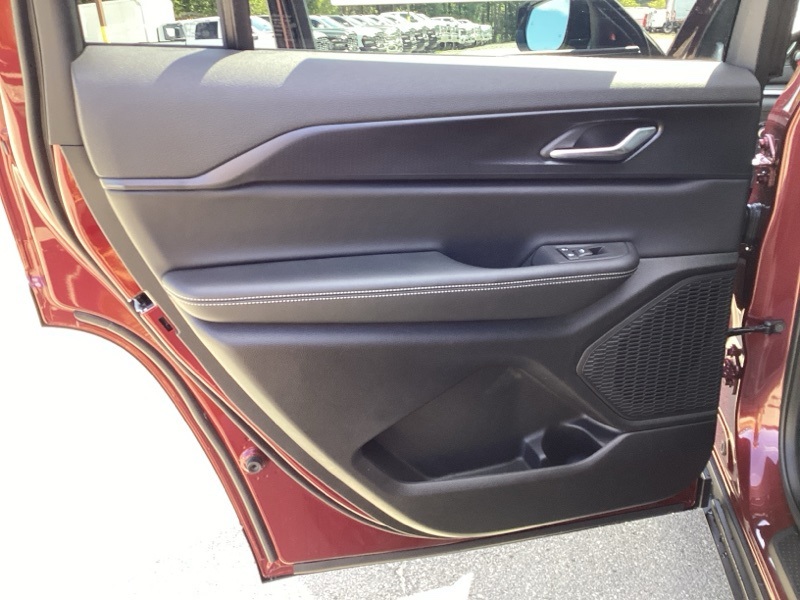 2025 Jeep Grand Cherokee Altitude X photo 16