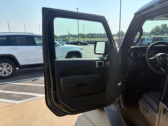 2025 Jeep Gladiator Sport photo 9