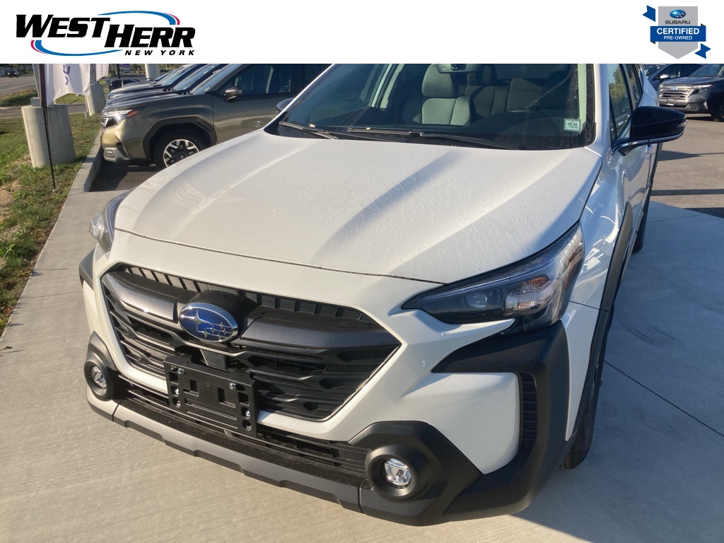 2025 Subaru Outback Premium's photo