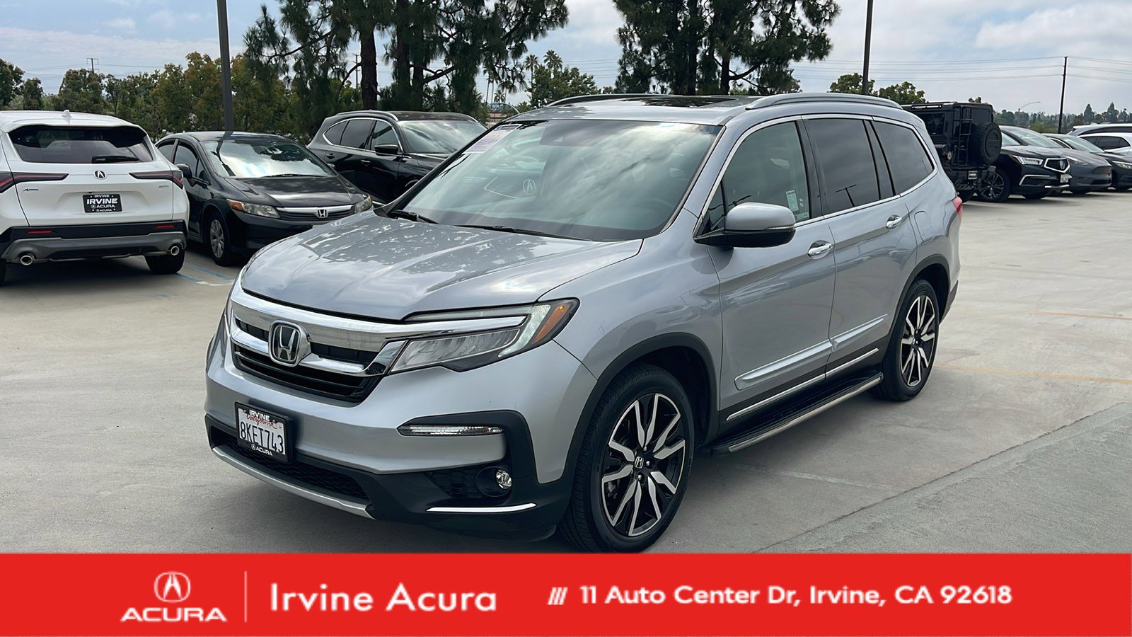Used 2019 Lunar Silver Metallic Honda Touring 8-Passenger image 1