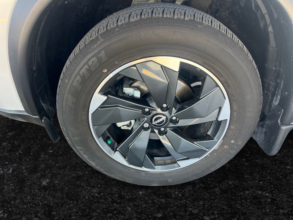 2024 Nissan Rogue SV photo 24