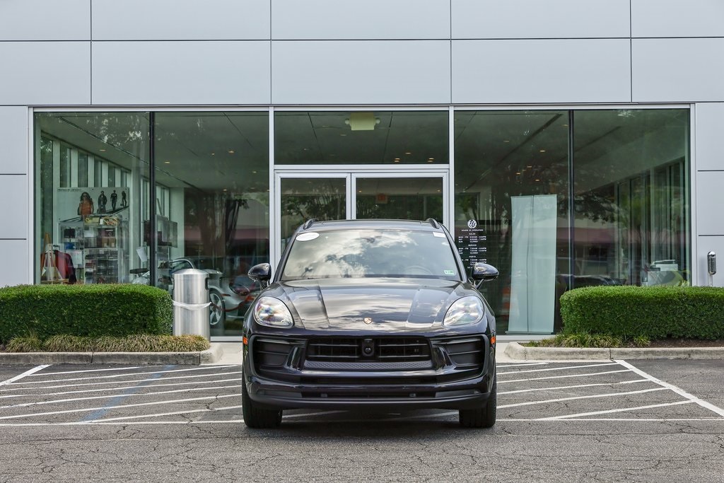 2025 Porsche Macan T photo 7