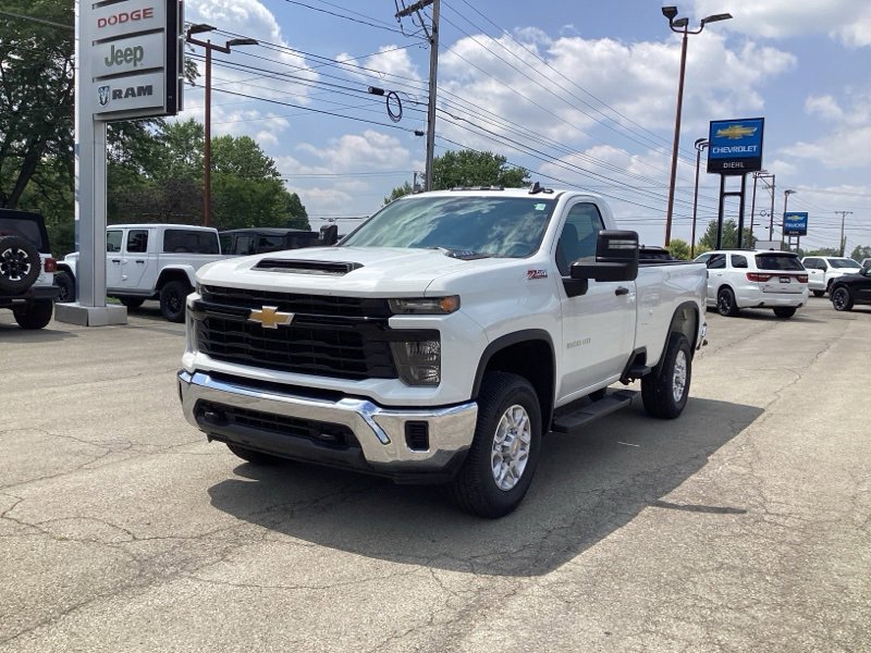 2025 Chevrolet Silverado 3500HD Work Truck photo 2