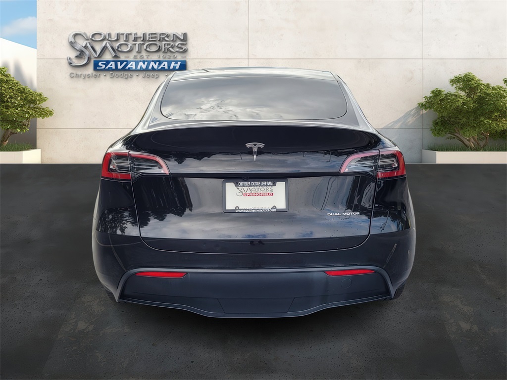 2025 Tesla Model Y Long Range photo 4