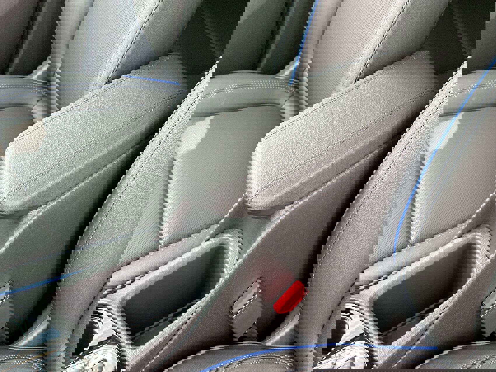 2025 Buick Encore GX Sport Touring photo 16