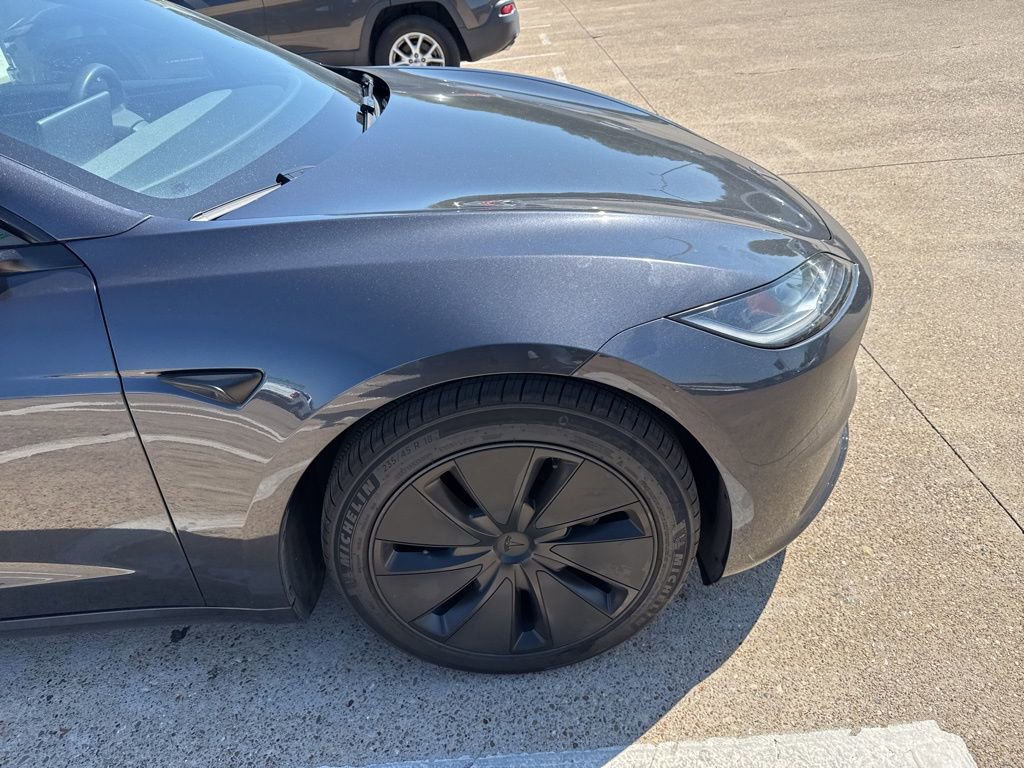 2024 Tesla Model 3 photo 4