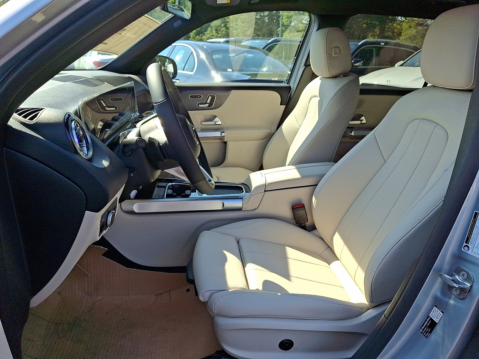 2026 Mercedes Benz GLB 250 4MATIC photo 12