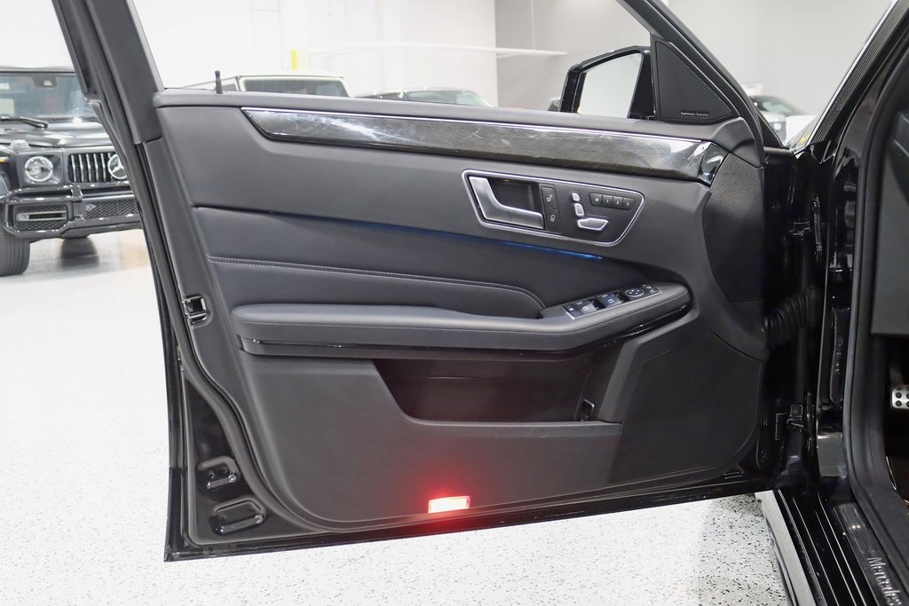 2016 Mercedes Benz E 350 4MATIC photo 32