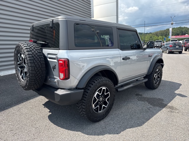 2023 Ford Bronco Base photo 3