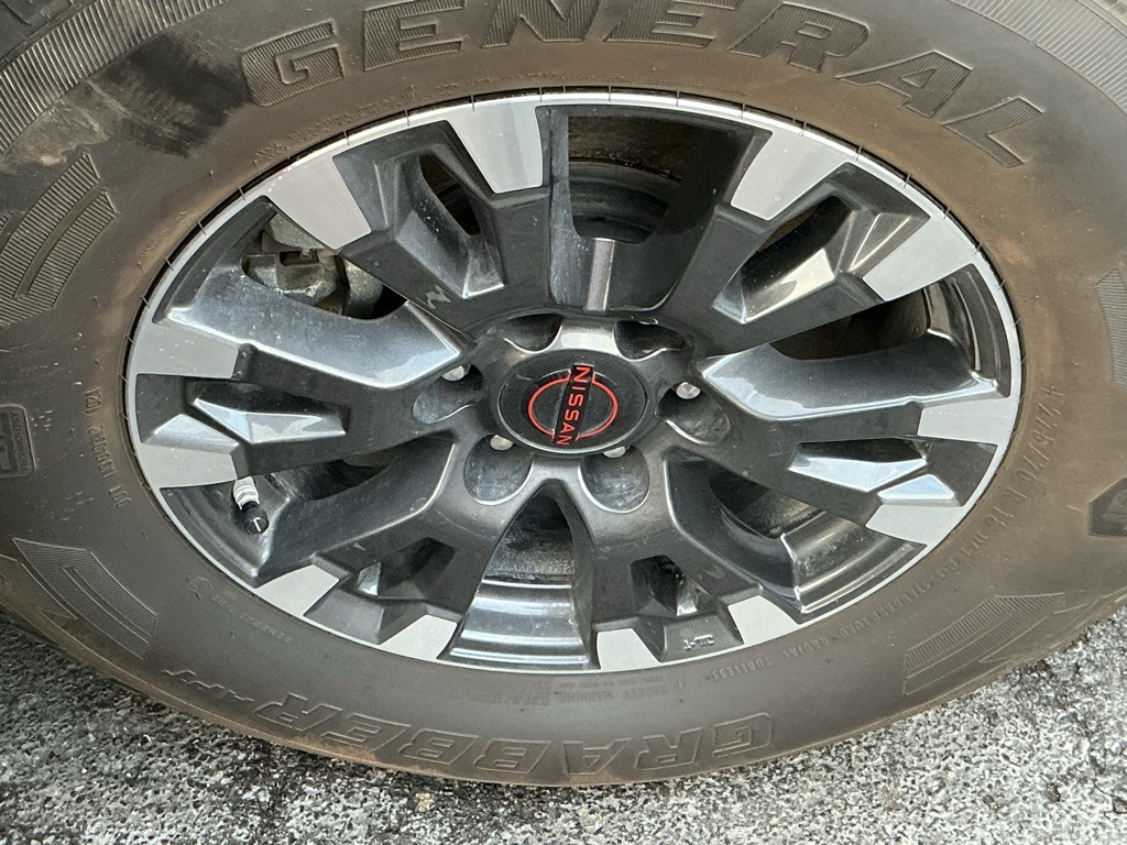 2024 Nissan Titan PRO-4X photo 8