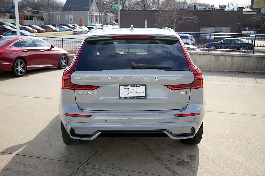 2026 VOLVO XC60 - Image 7