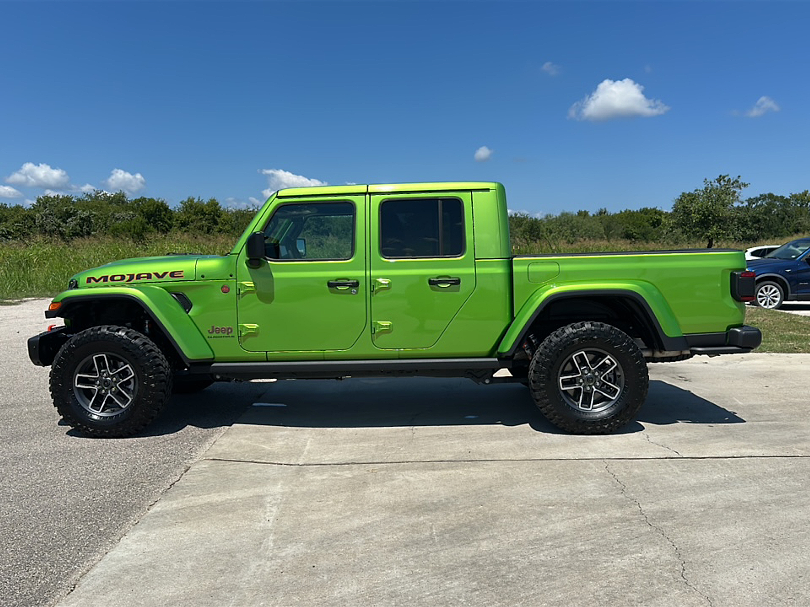 2025 Jeep Gladiator Mojave photo 2