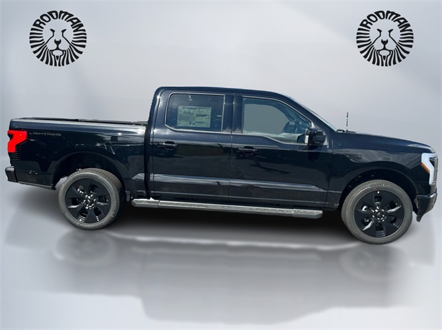 2025 Ford F-150 Lightning Platinum photo 2