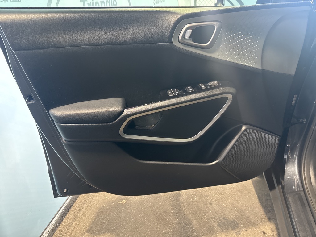 2024 Kia Soul LX photo 22