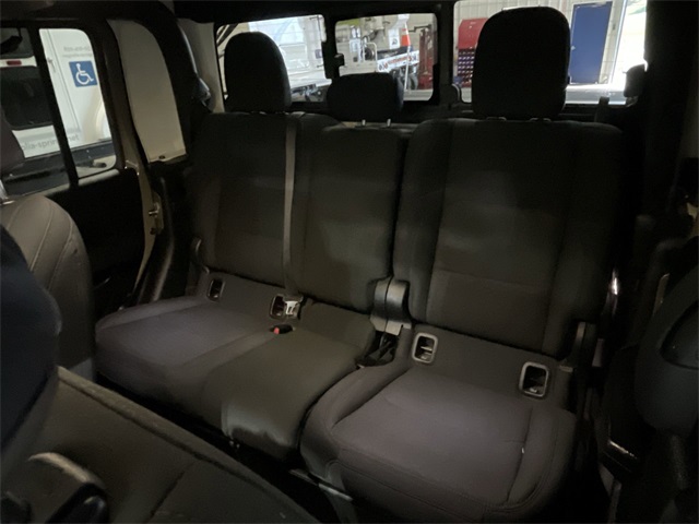 2020 Jeep Gladiator Sport photo 26