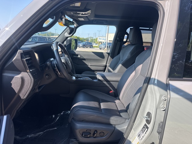 2024 Lexus GX 550 Luxury photo 6