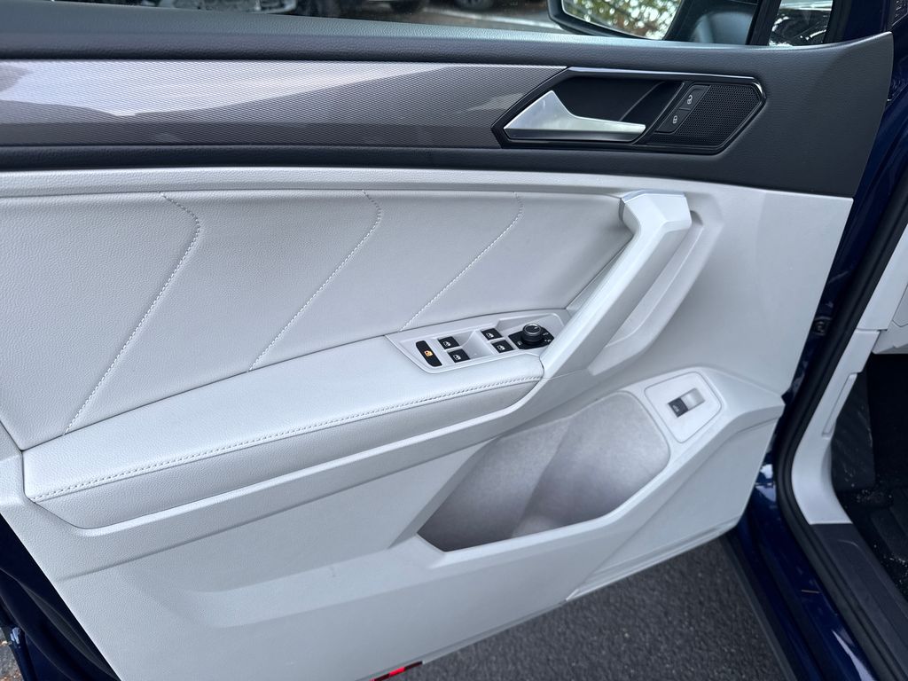 2024 Volkswagen Tiguan SE Wolfsburg Edition photo 3