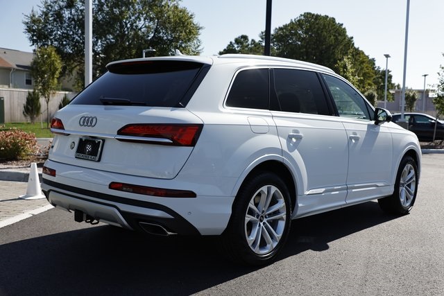2025 Audi Q7 55 Premium Plus photo 8