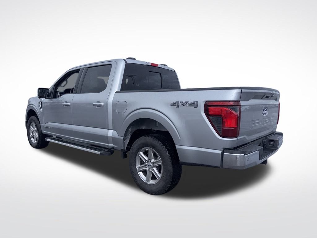 2024 Ford F-150 XLT photo 2