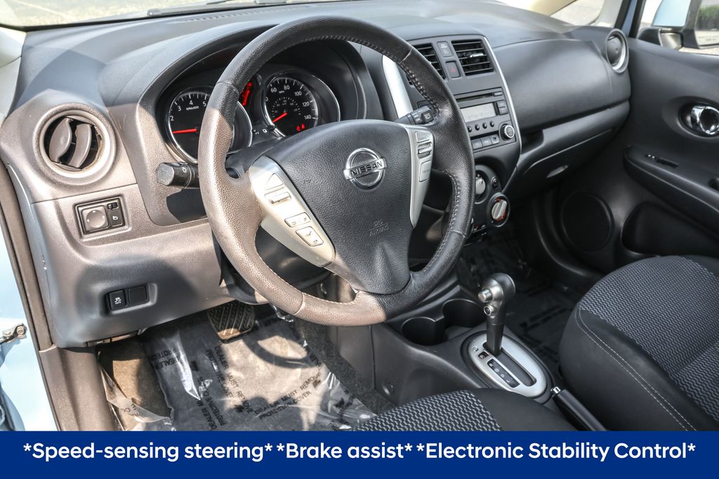 2014 Nissan Versa Note SV photo 2