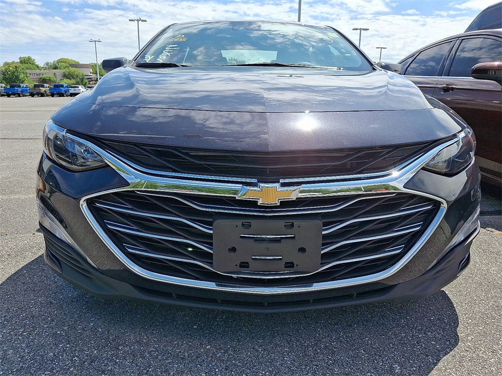 2023 Chevrolet Malibu 1LT photo 2