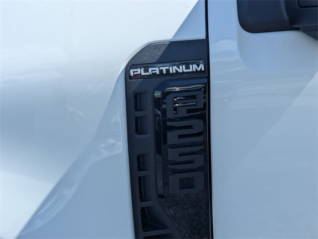 2025 Ford F-250 Platinum photo 13