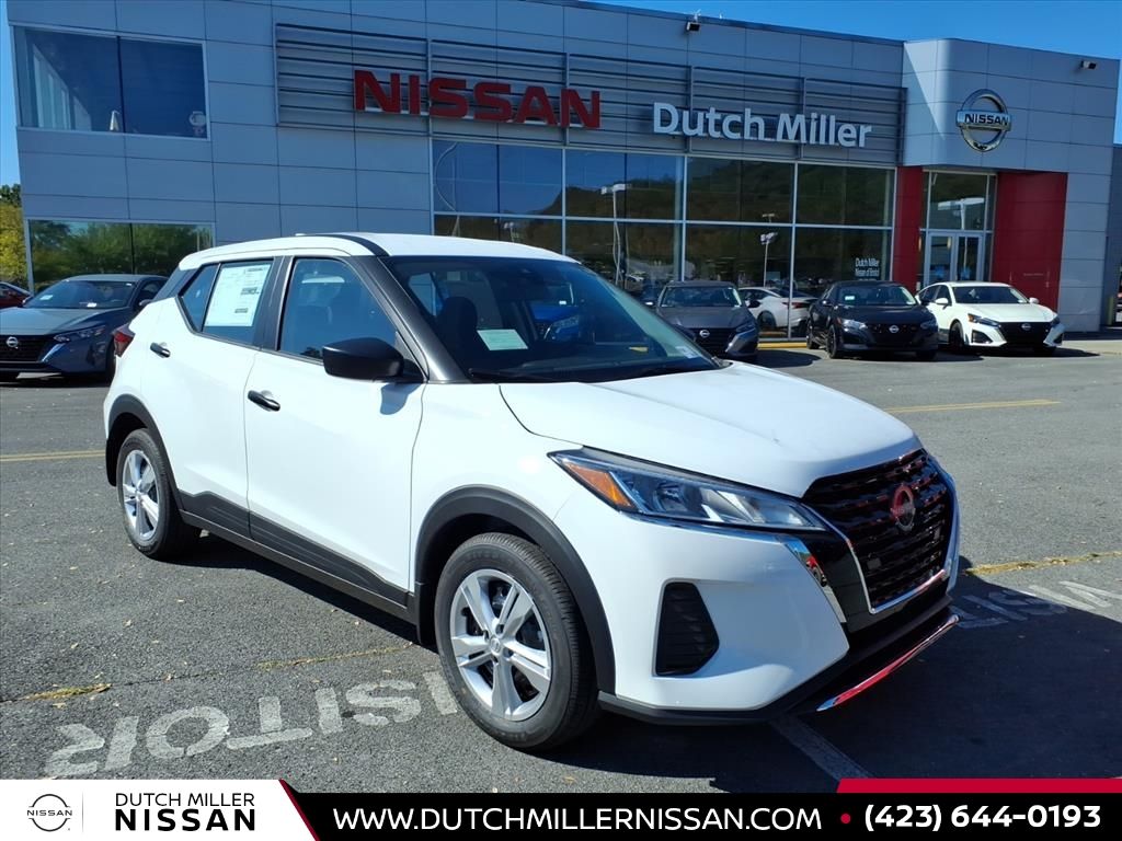 2025 Nissan KICKS PLAY Base's photo