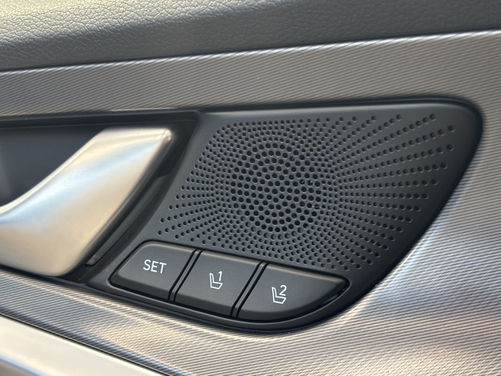 2025 Genesis G70 Sport Prestige photo 17