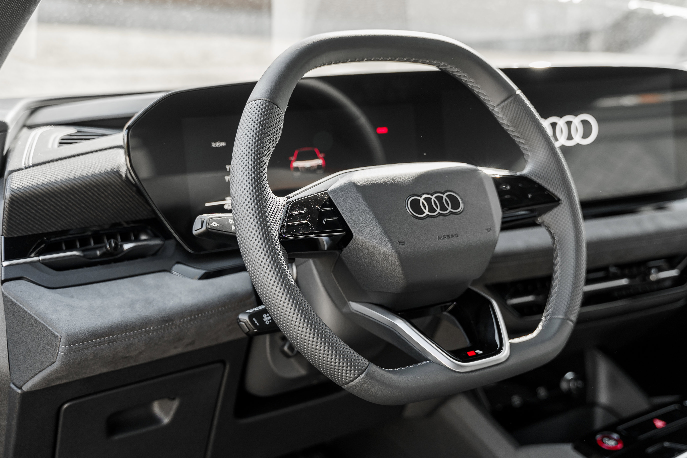 2025 Audi SQ6 photo 8