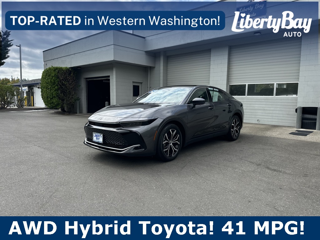 2024 Toyota Crown Limited's photo