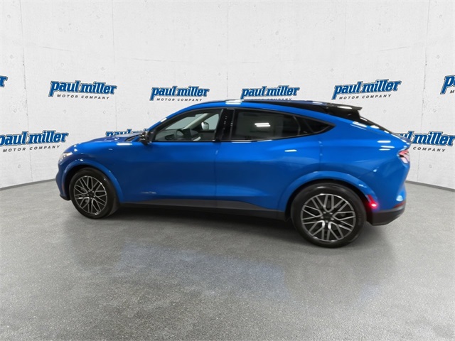 2025 Ford Mustang Mach-E Premium photo 7