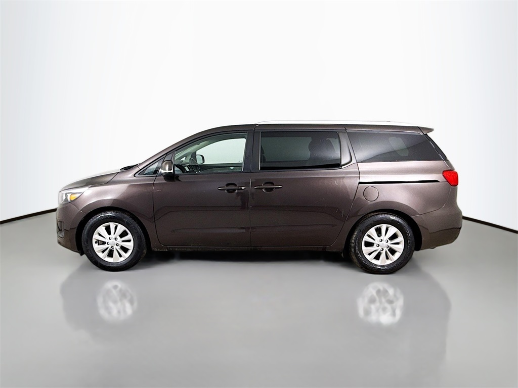 2017 Kia Sedona LX photo 4