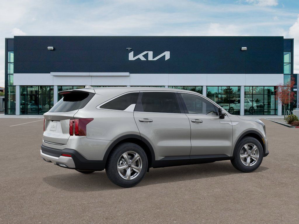 2026 Kia Sorento LX photo 3