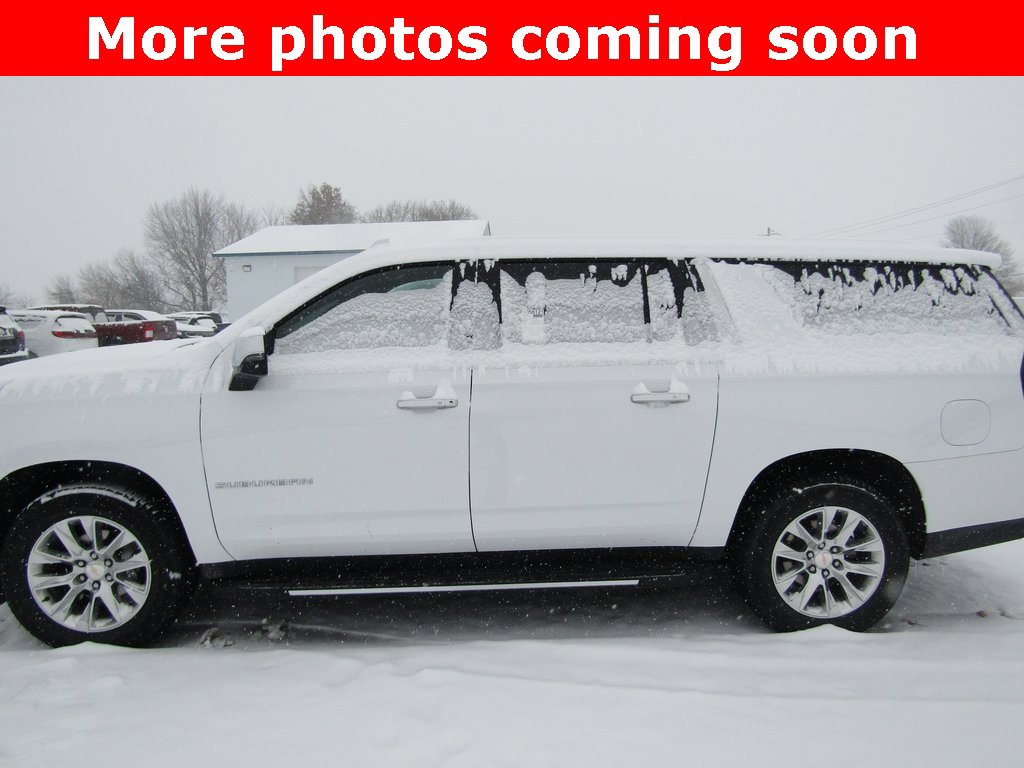 2023 Chevrolet Suburban Premier photo 2