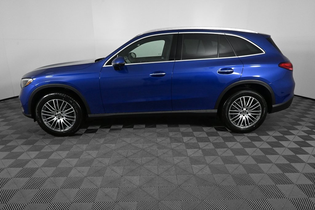 2026 Mercedes Benz GLC 300 photo 3