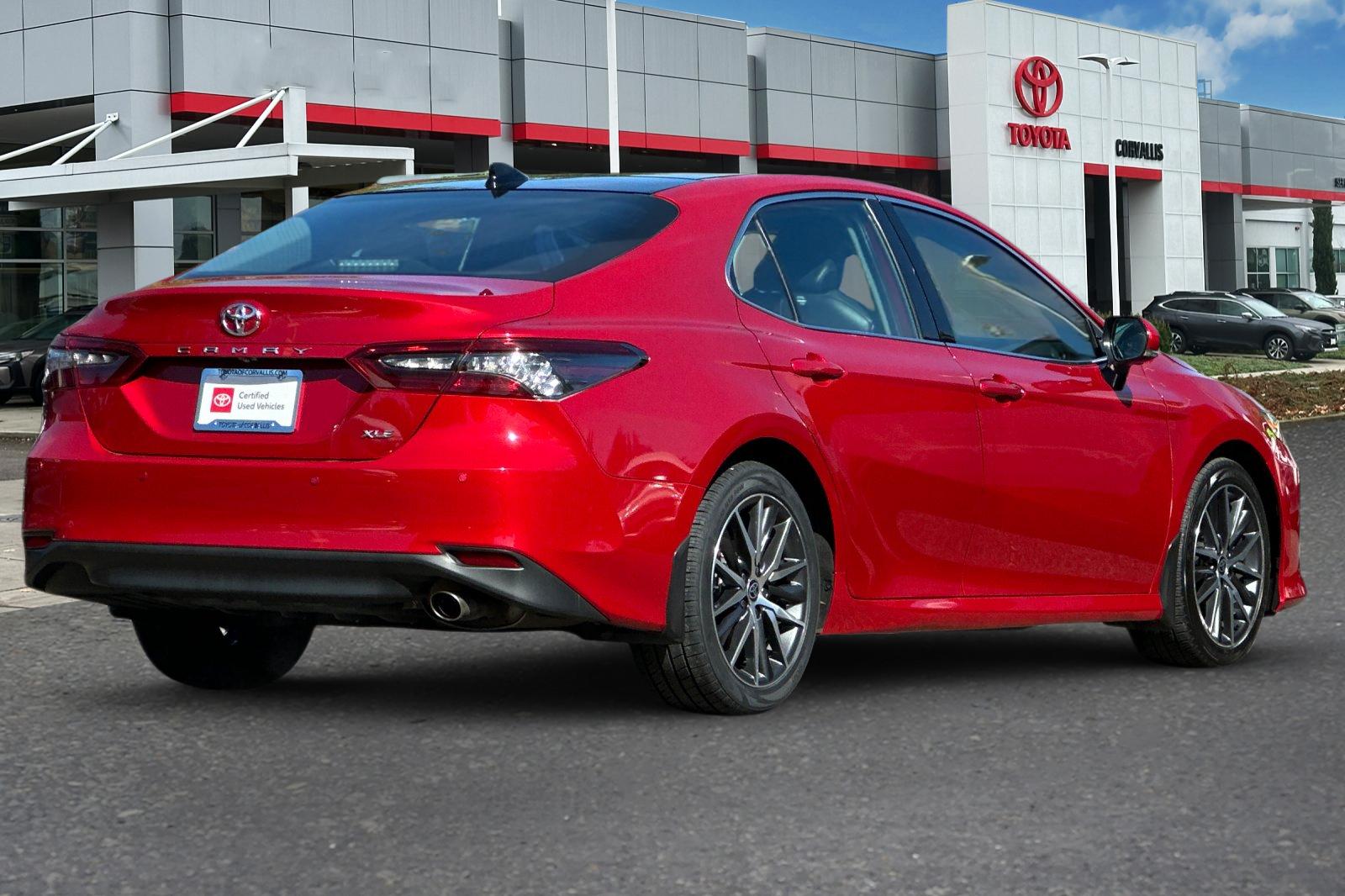 2023 Toyota Camry XLE photo 3