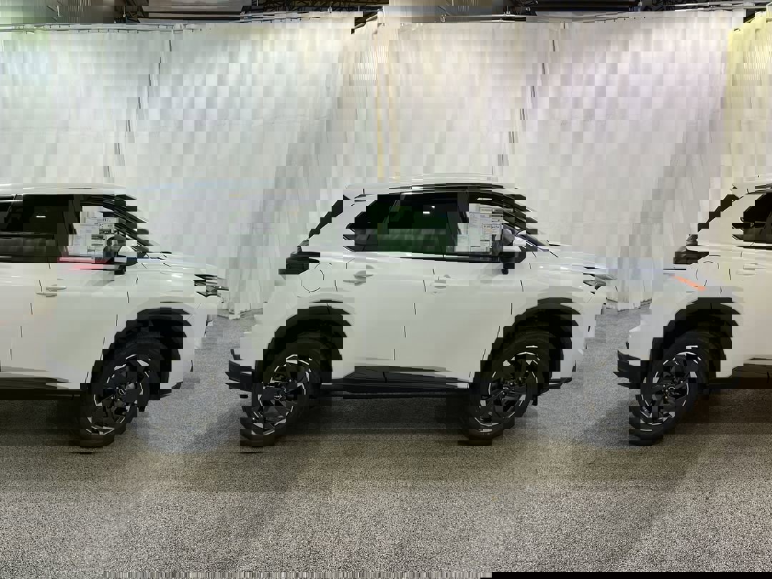 2026 Nissan Rogue SV photo 4