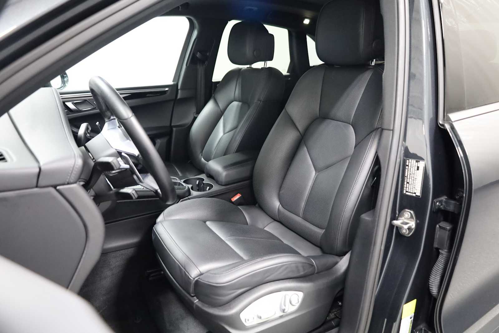 2018 Porsche Macan photo 4