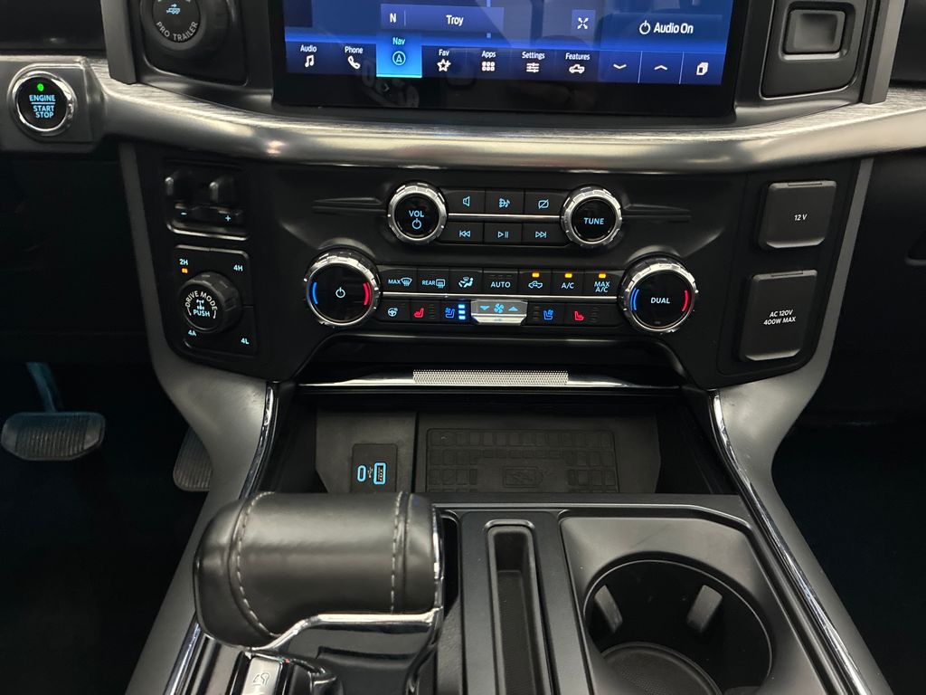 2022 Ford F-150 Lariat photo 17