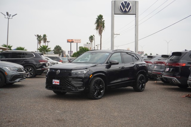 2026 Volkswagen Tiguan SE R-LINE BLACK's photo