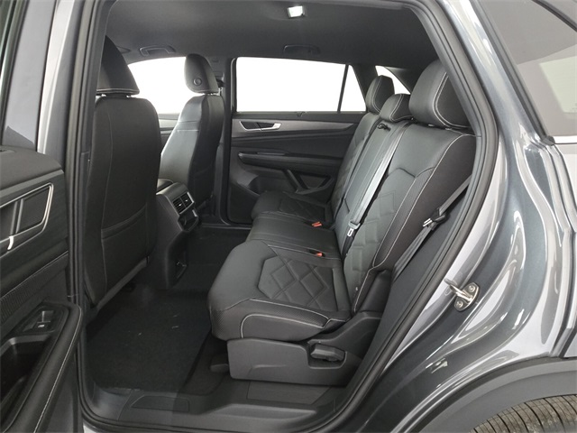 2025 Volkswagen Atlas Cross Sport SE Technology photo 7