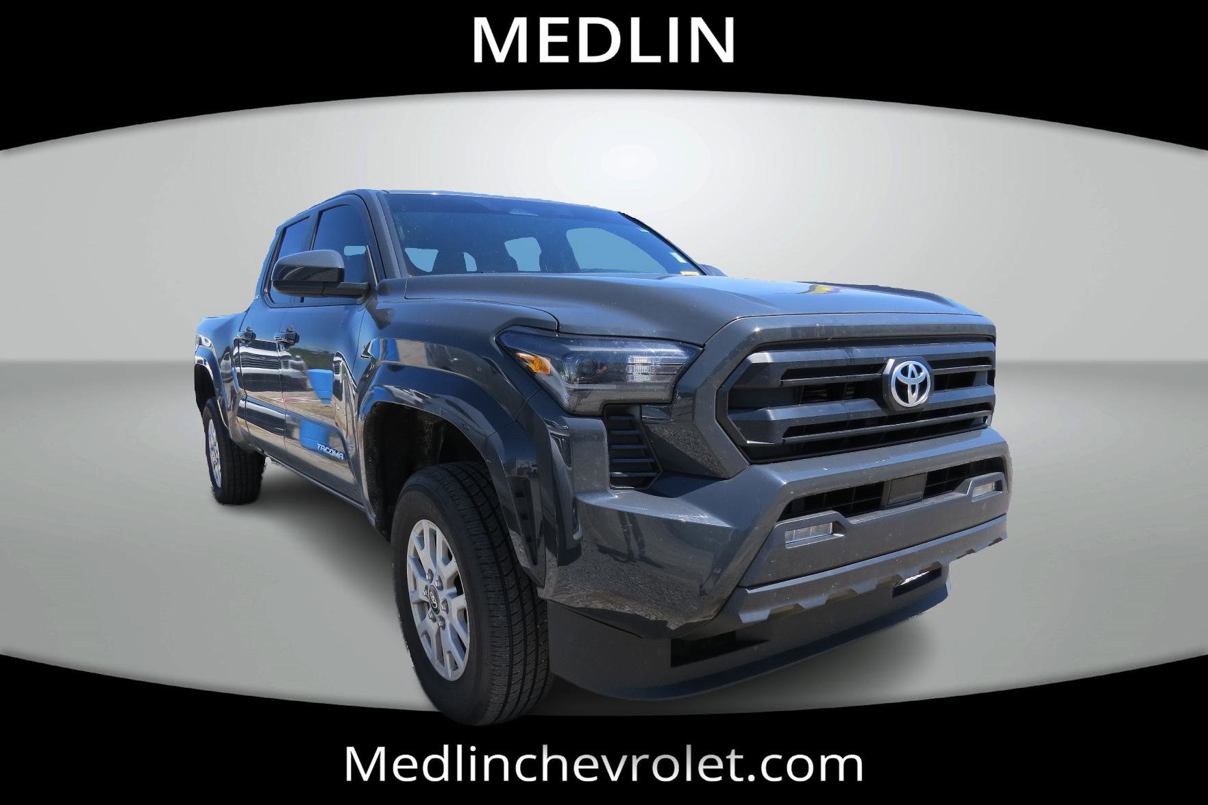 2024 Toyota Tacoma 4x4 SR5 photo 2