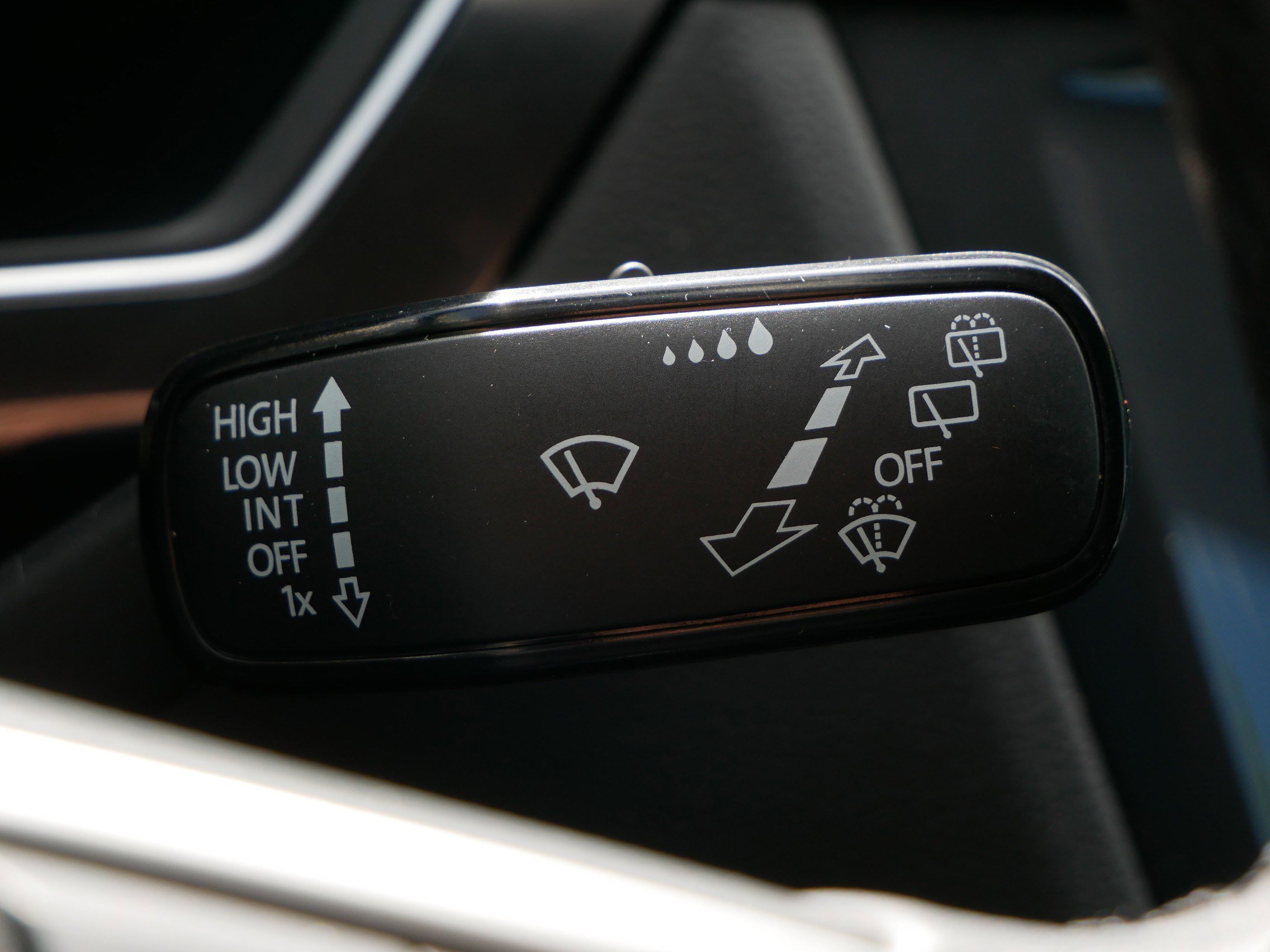 2024 Volkswagen Tiguan Wolfsburg Edition photo 31