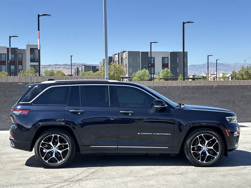 2023 Jeep Cherokee photo 9