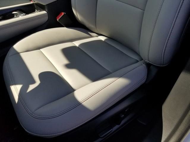 2025 Ford Explorer photo 15