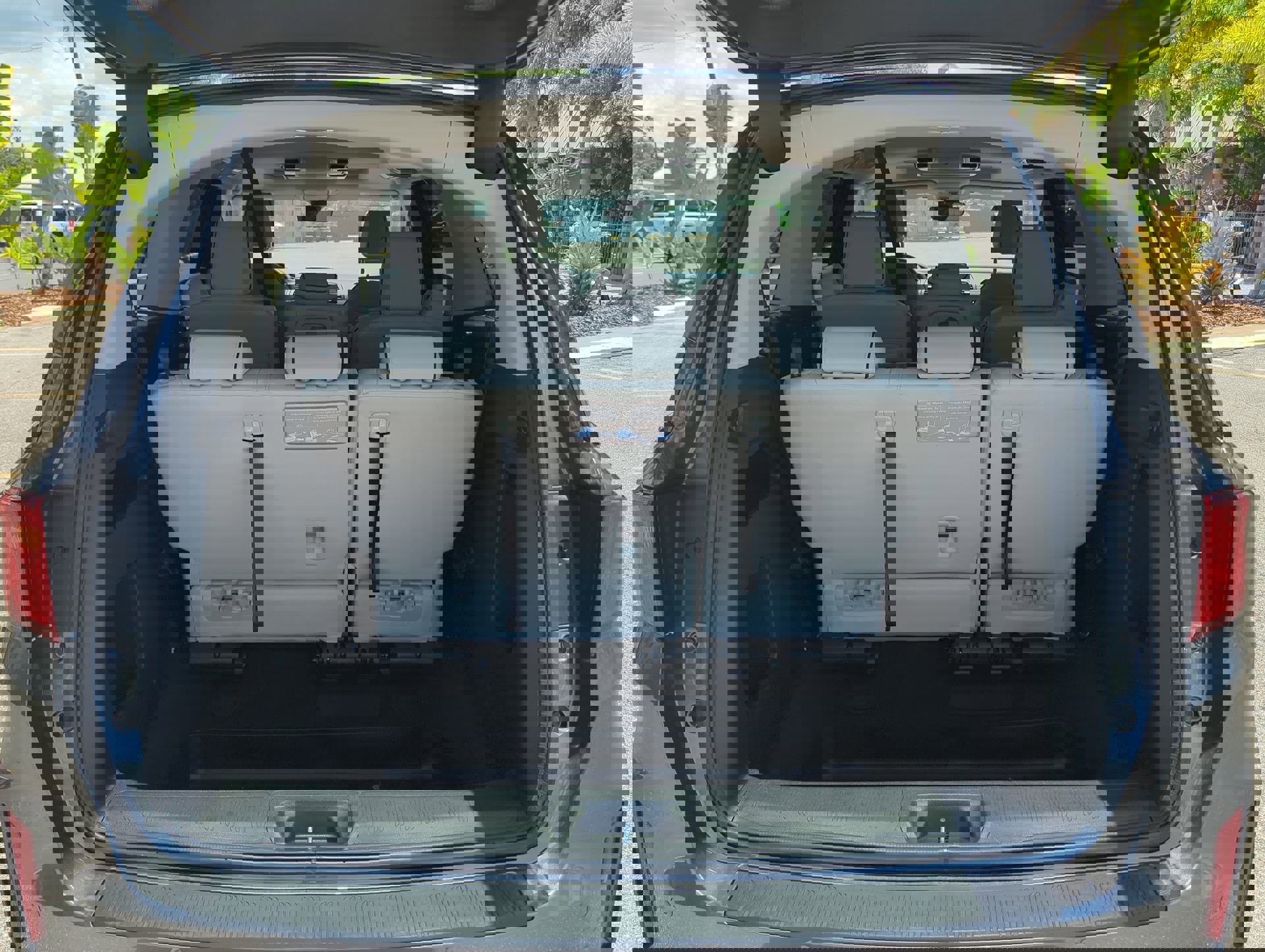 2025 Honda Odyssey Touring photo 12