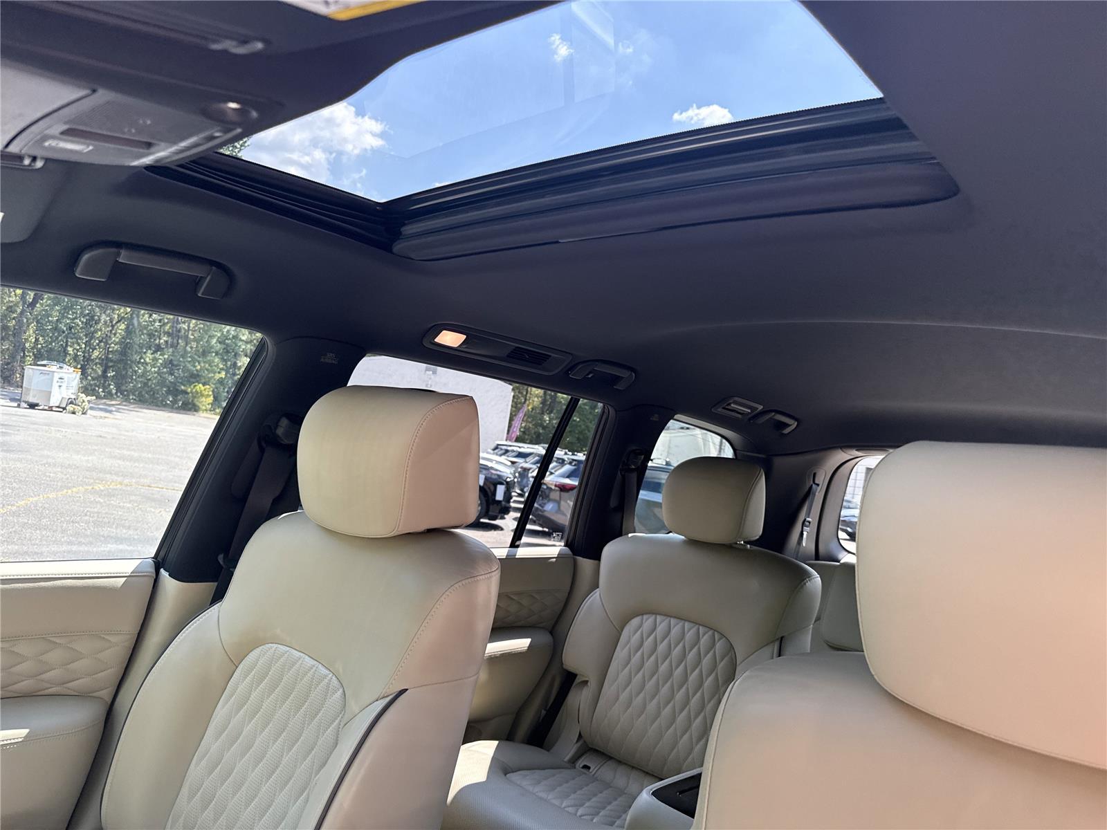 2022 Infiniti QX80 Sensory photo 17