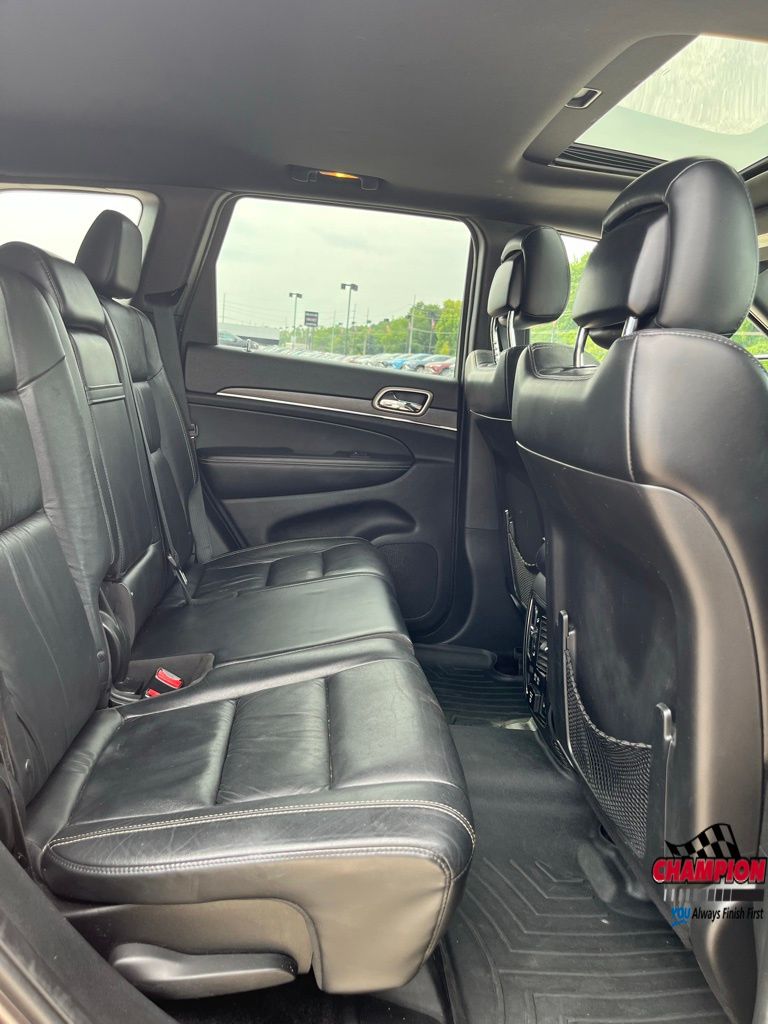2015 Jeep Grand Cherokee Limited photo 24