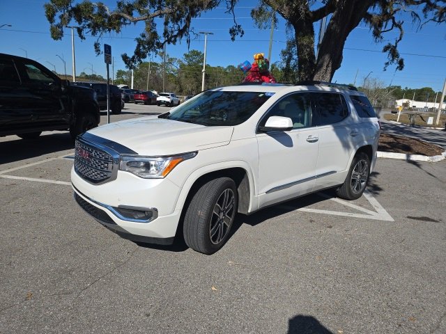 2017 GMC Acadia Denali's photo